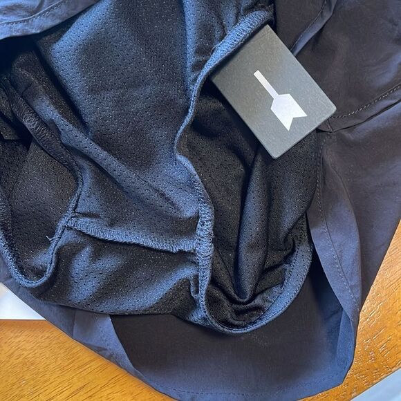 NEW WITH TAGS WOMEN’S BLACK THE UPSIDE LINED RUN 2” SHORTS SIZE 10/LARGE - Picture 7 of 8